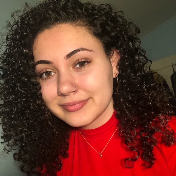 Meet your Posher, Cecilia - Picture 1 of 1